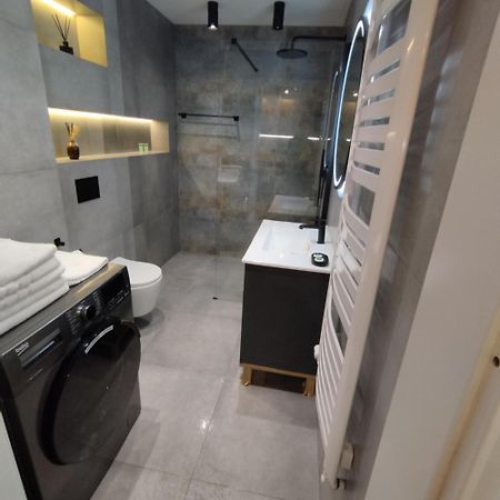 Mieszkanie W Nowoczesnym Halo Apartament W Centrum Wrocław Exteriör bild